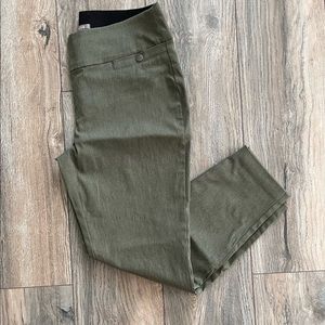 Maurice’s dress crop with wide elastic waistband